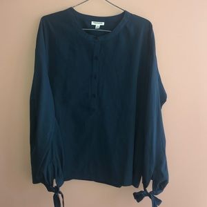 Frank & Oak Blue Long Sleeved with Bows Size XL